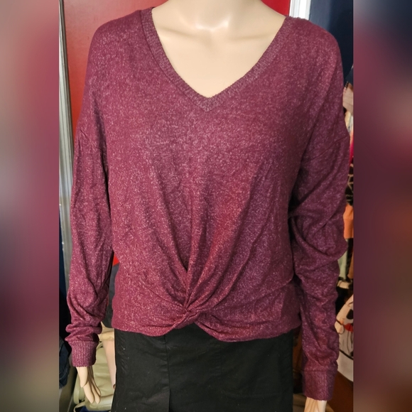 SO Sweaters - SO Women's v neck maroon sweater with twist front sz L
